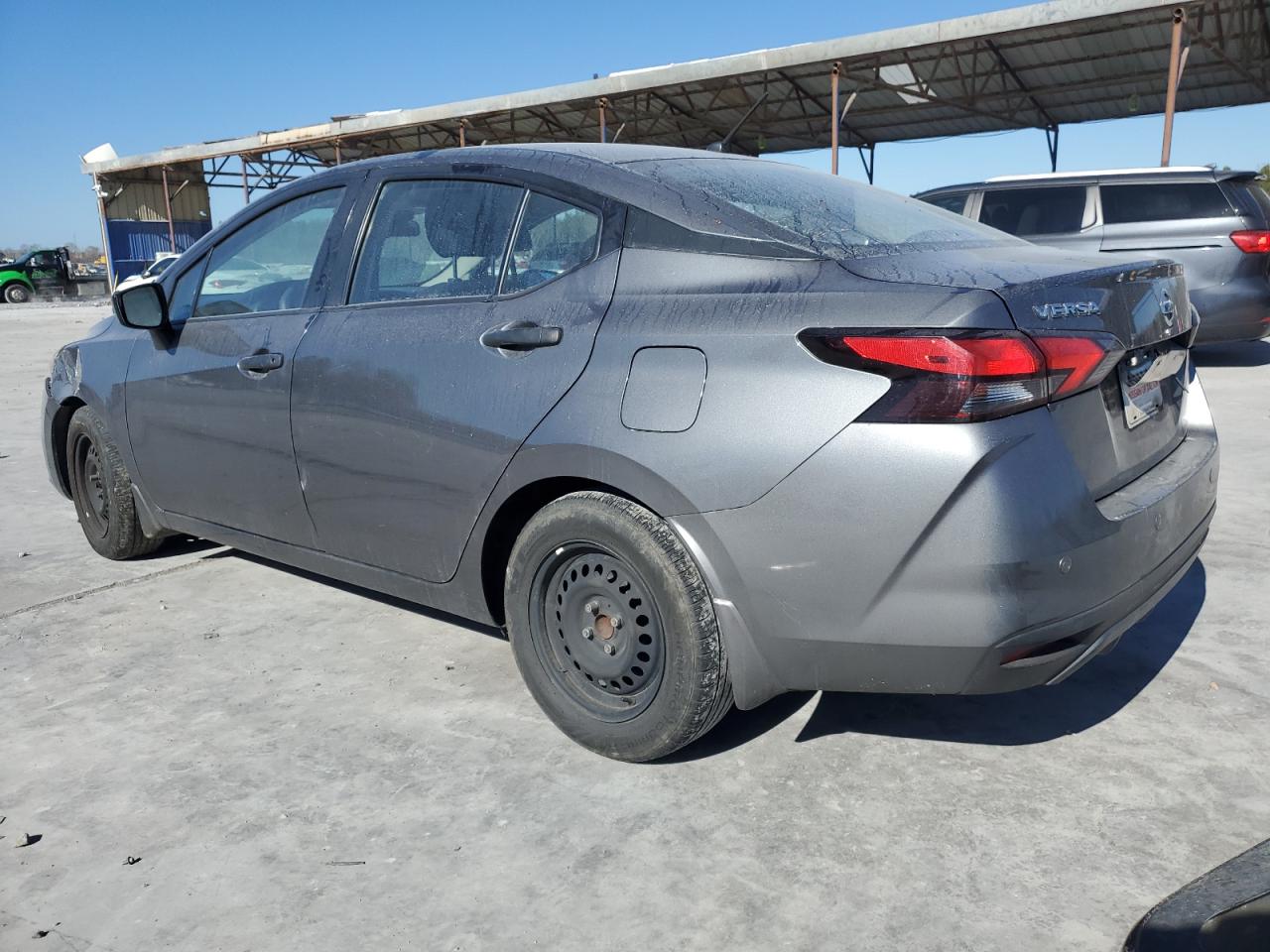 2021 Nissan Versa - Image 2