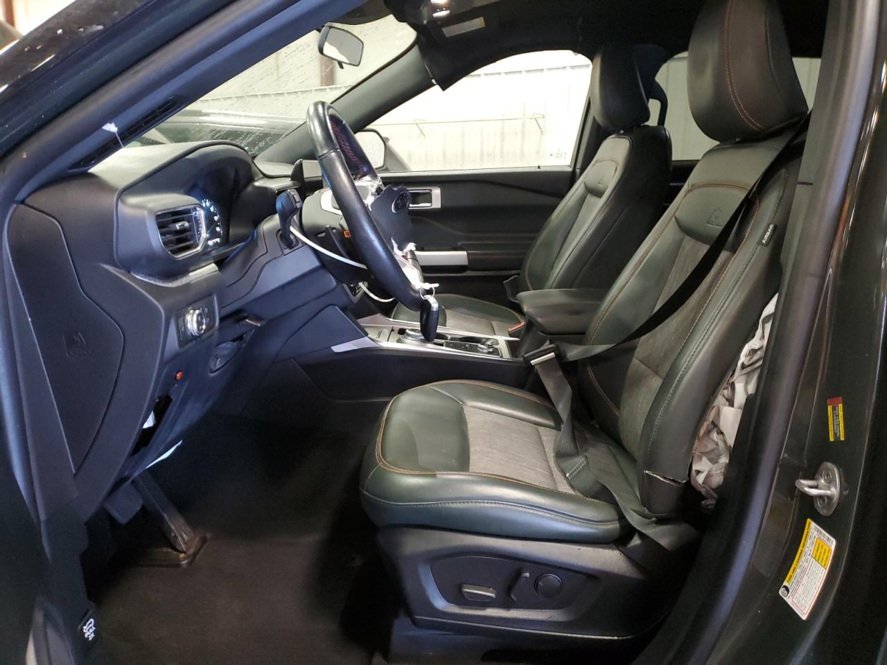 2022 Ford Explorer - Image 7