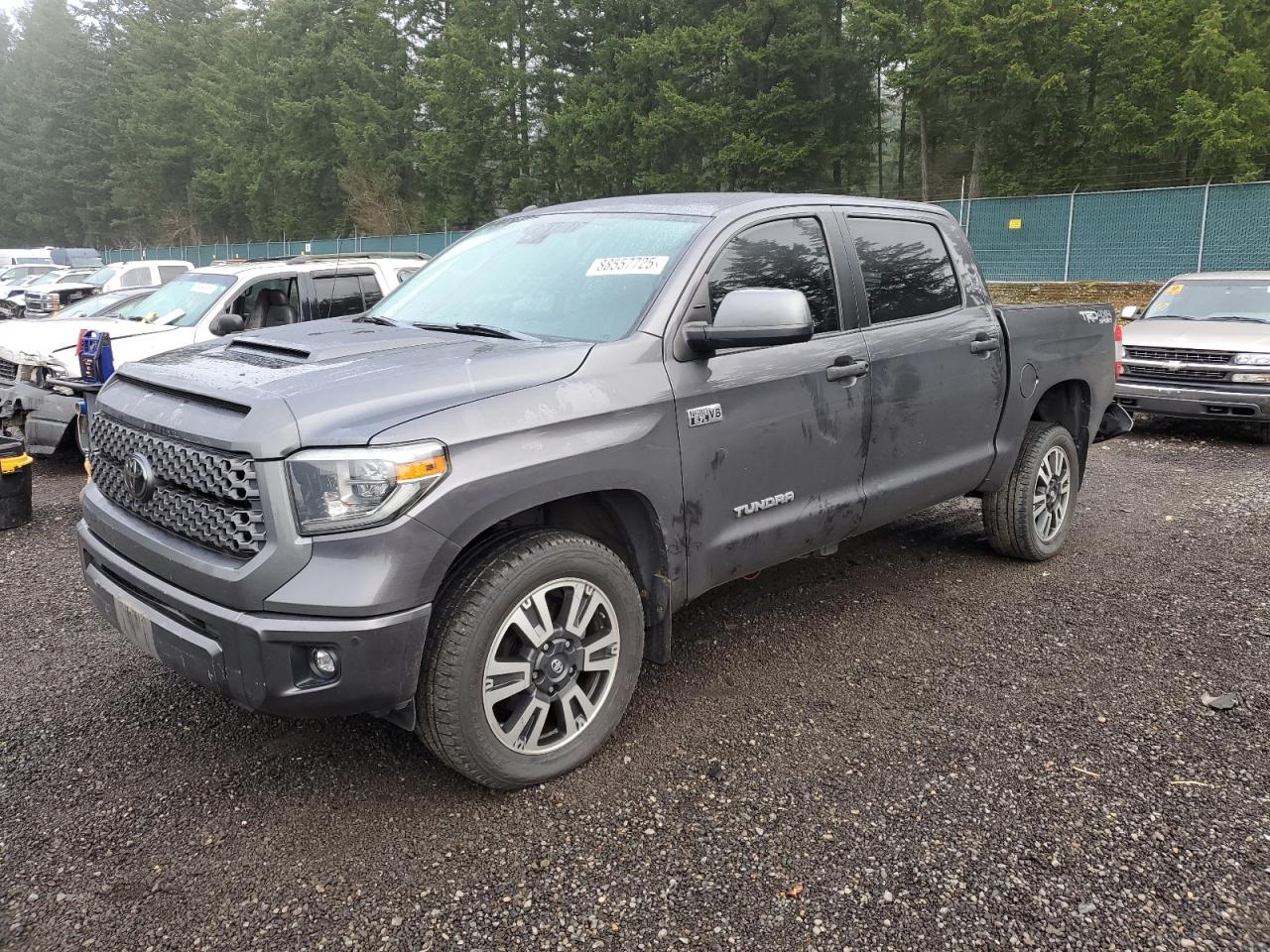 VIN 5TFDY5F1XJX740221 2018 TOYOTA TUNDRA no.1