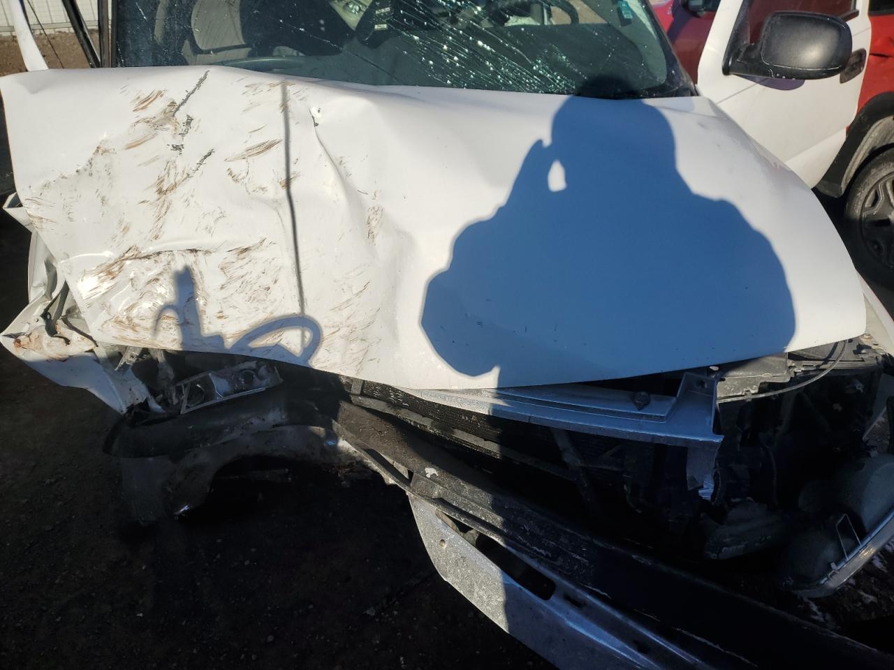 2005 Chevrolet Tahoe - Image 12