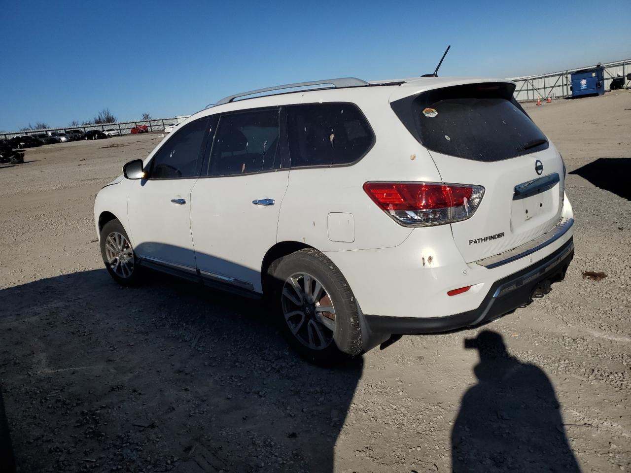 2014 Nissan Pathfinder - Image 2