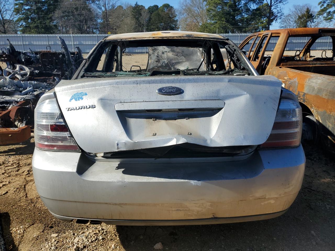 2009 Ford Taurus - Image 6