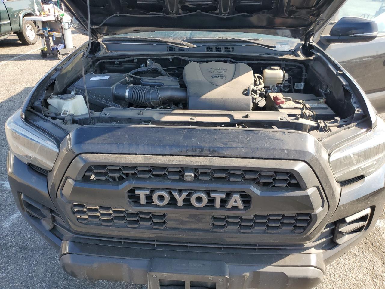 2020 Toyota Tacoma - Image 11