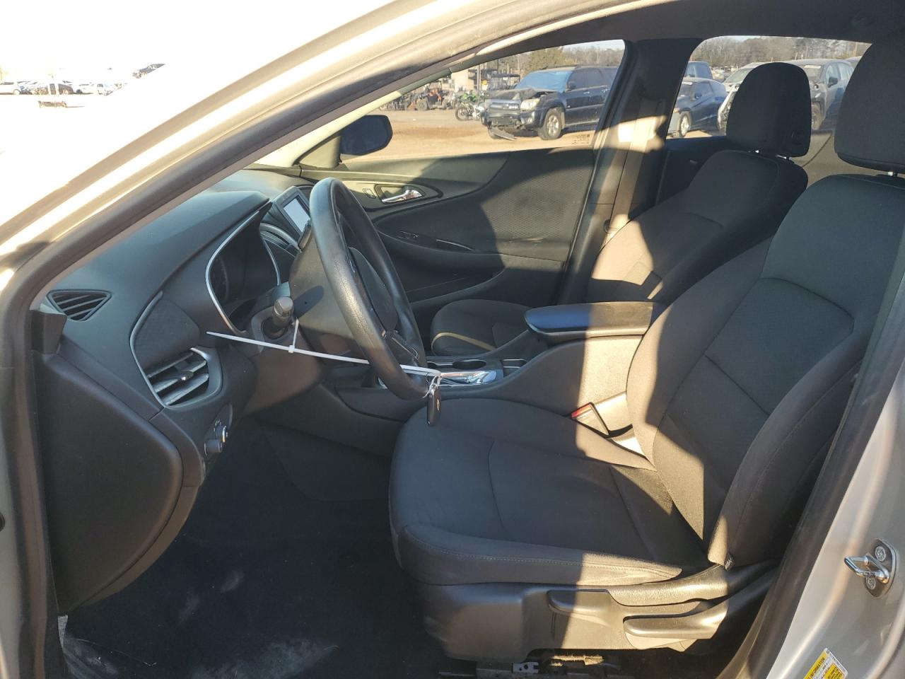 2017 Chevrolet Malibu - Image 7