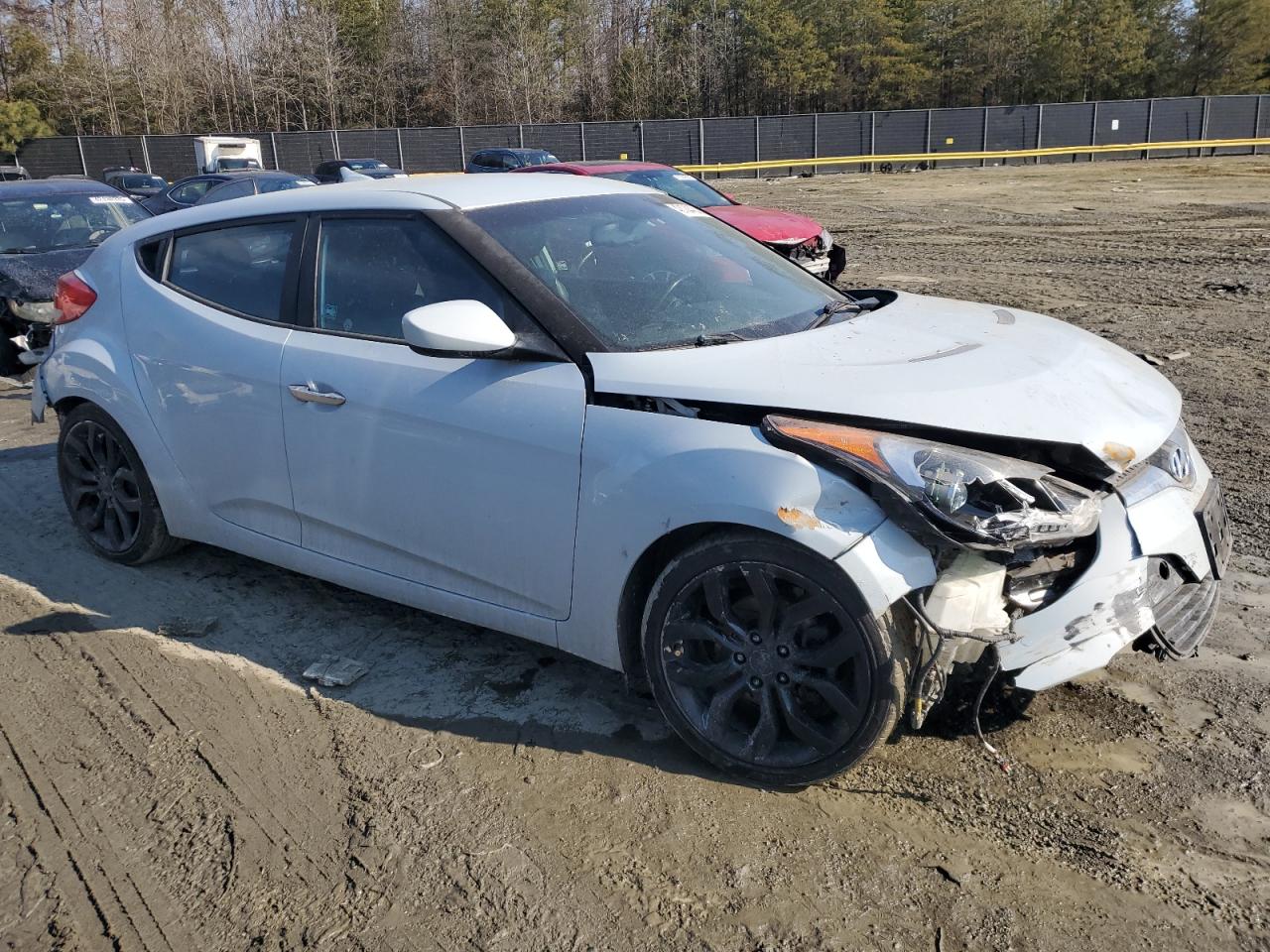 2015 Hyundai Veloster - Image 4