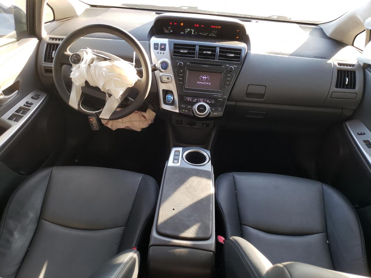 2012 Toyota Prius - Image 8