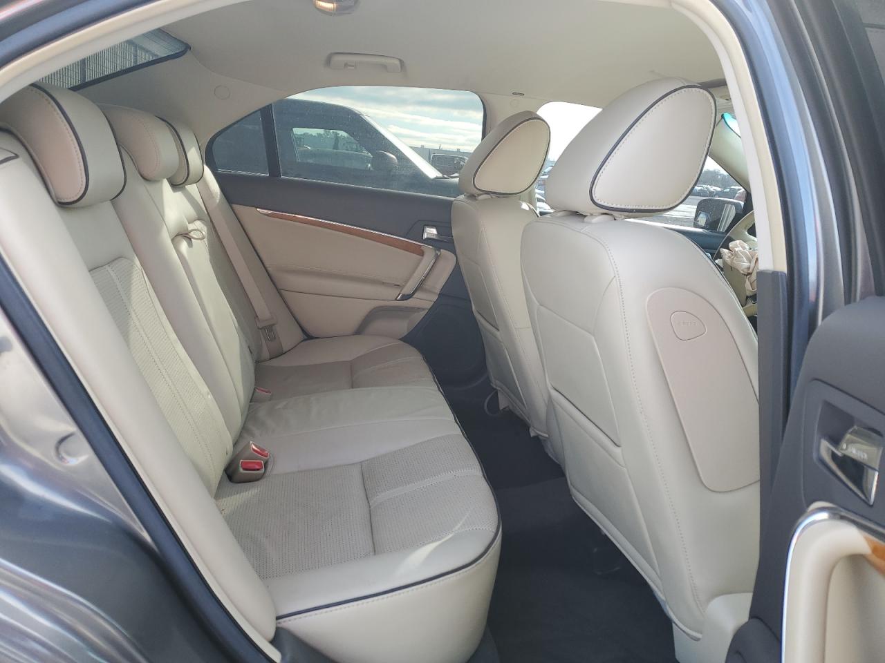 2010 Lincoln MKZ - Image 10