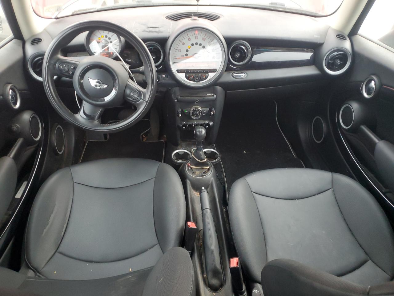 2011 MINI Cooper - Image 8
