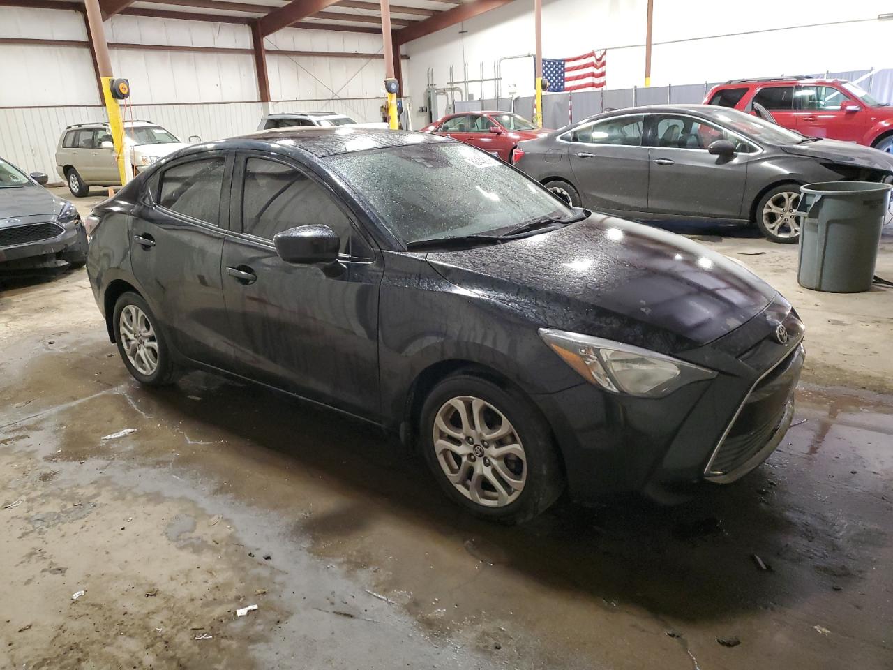 VIN 3MYDLBYV3JY305215 2018 TOYOTA YARIS no.4