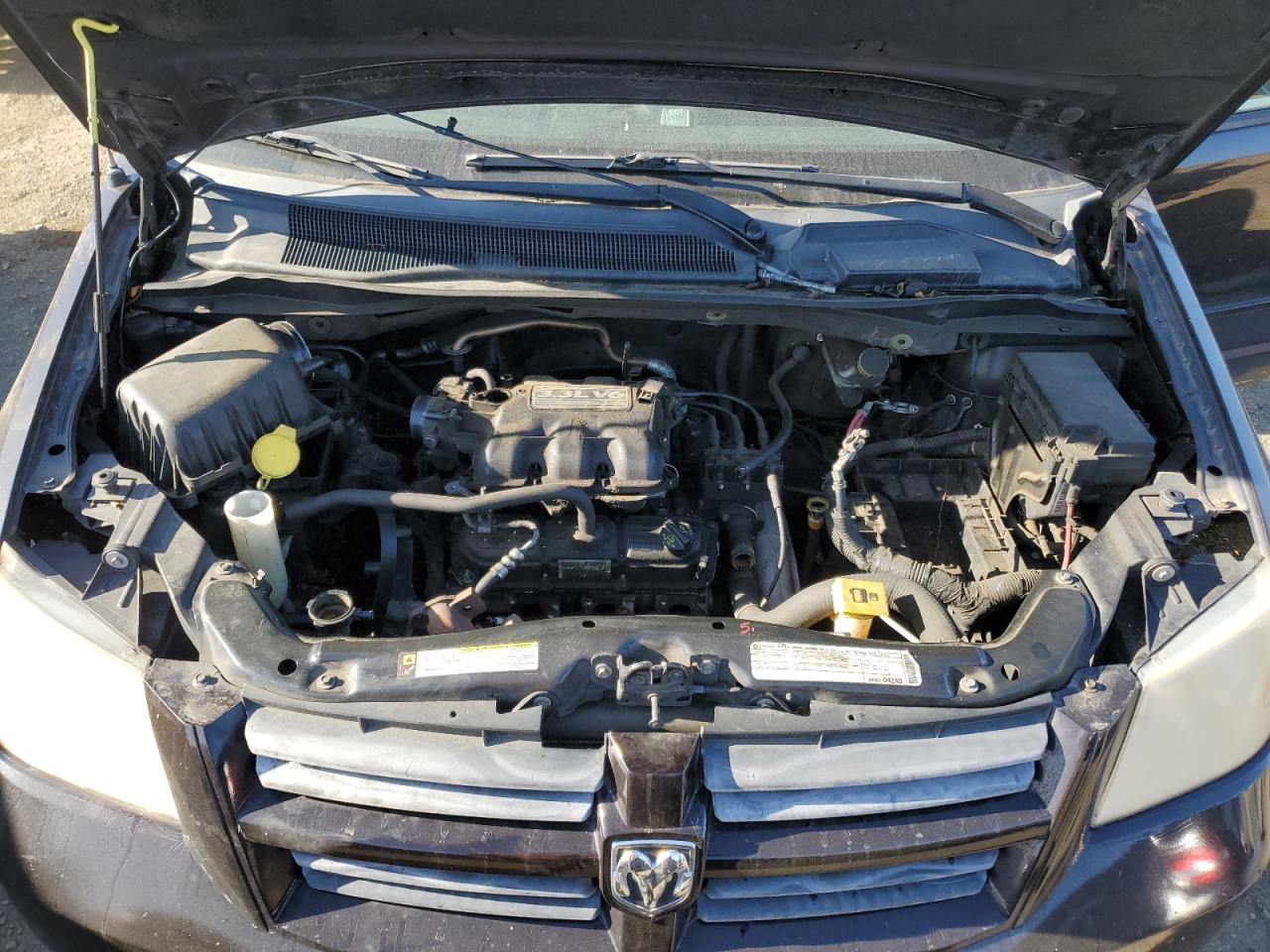 2010 Dodge Caravan - Image 12