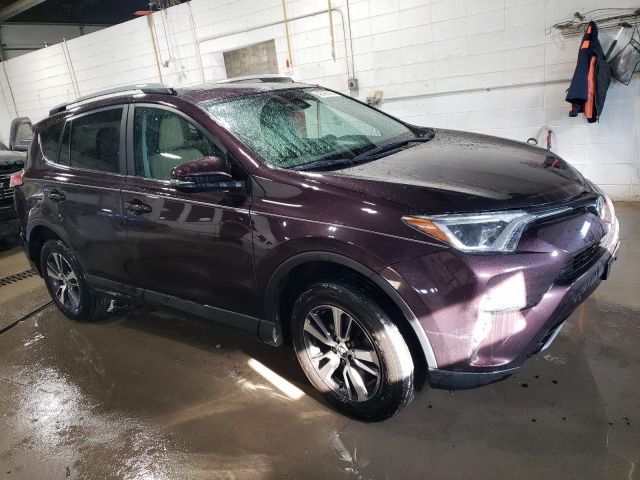 2017 Toyota RAV 4 - Image 4