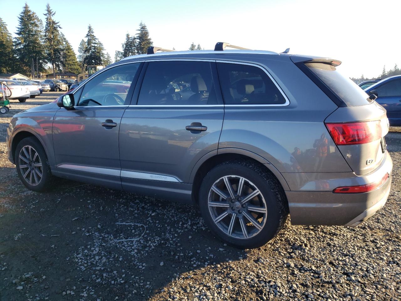 VIN WA1LAAF76HD021387 2017 AUDI Q7 no.2