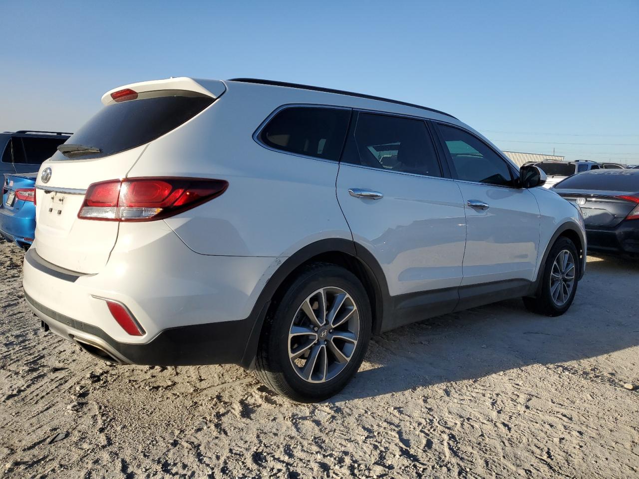 2018 Hyundai Santa Fe - Image 3