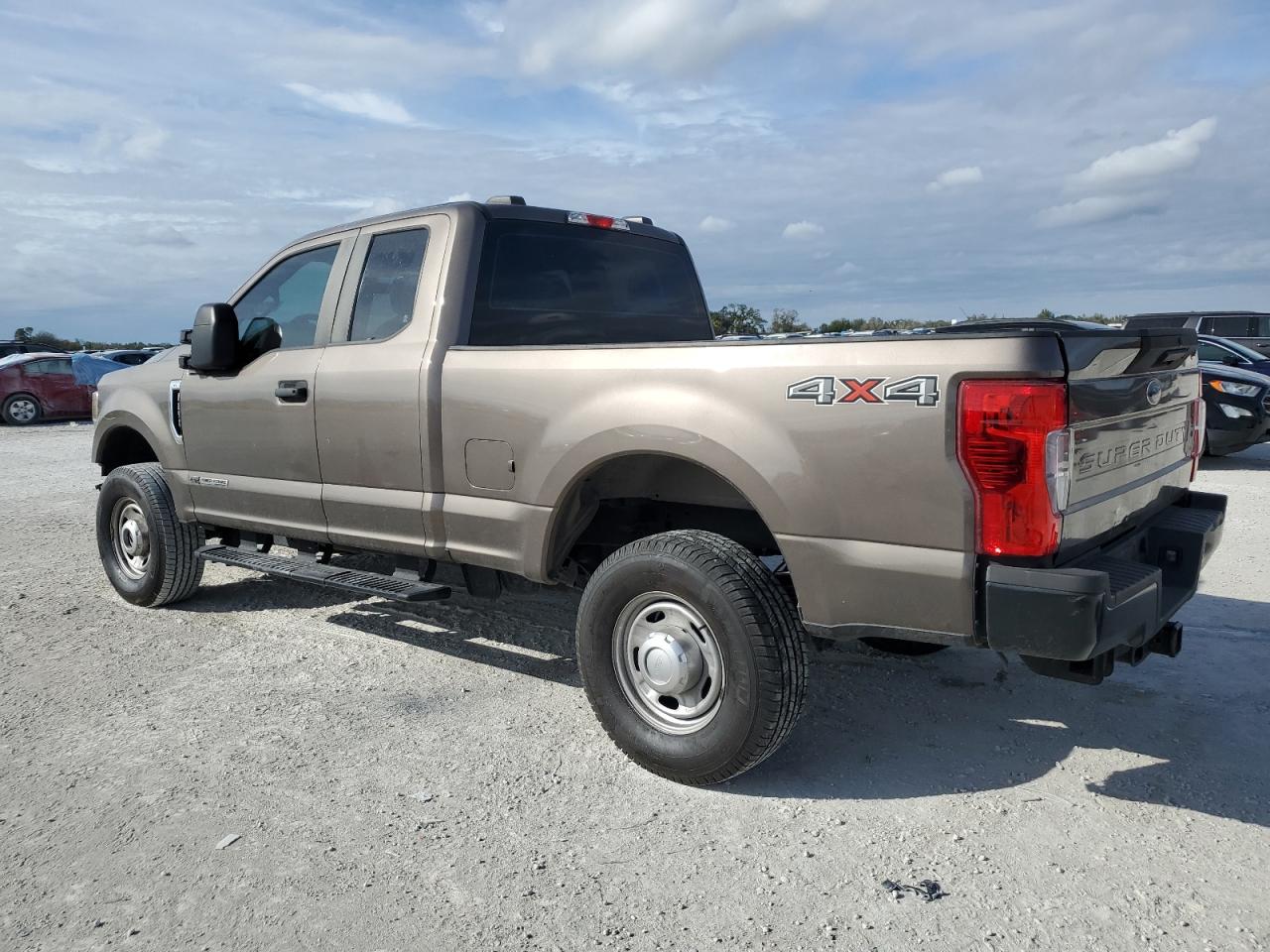 2022 Ford F250 - Image 2