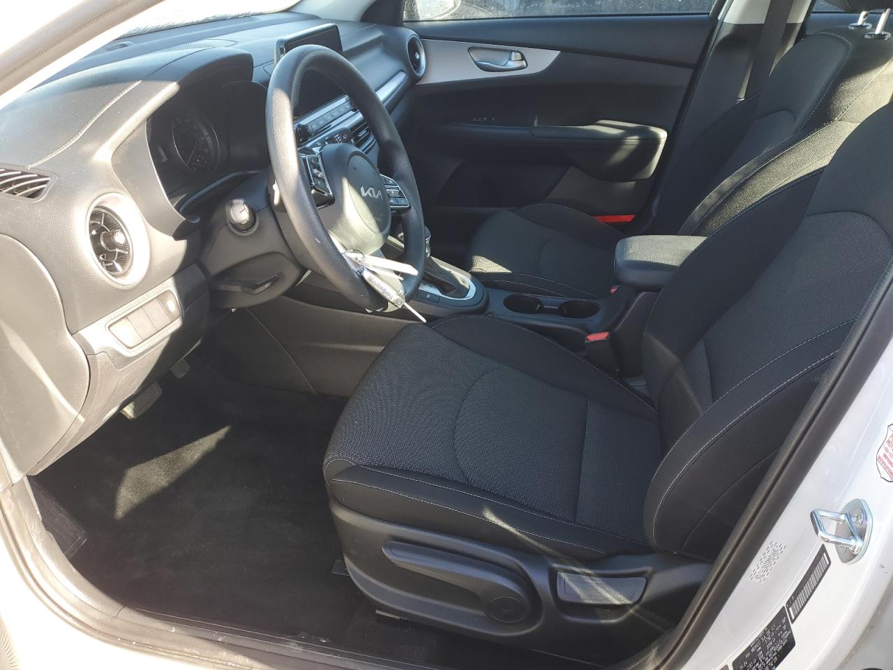 2024 Kia Forte - Image 7