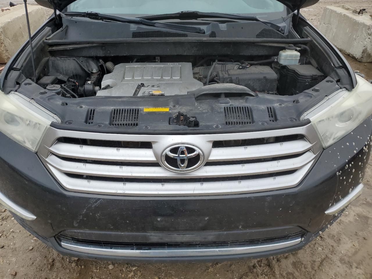 2013 Toyota Highlander - Image 12