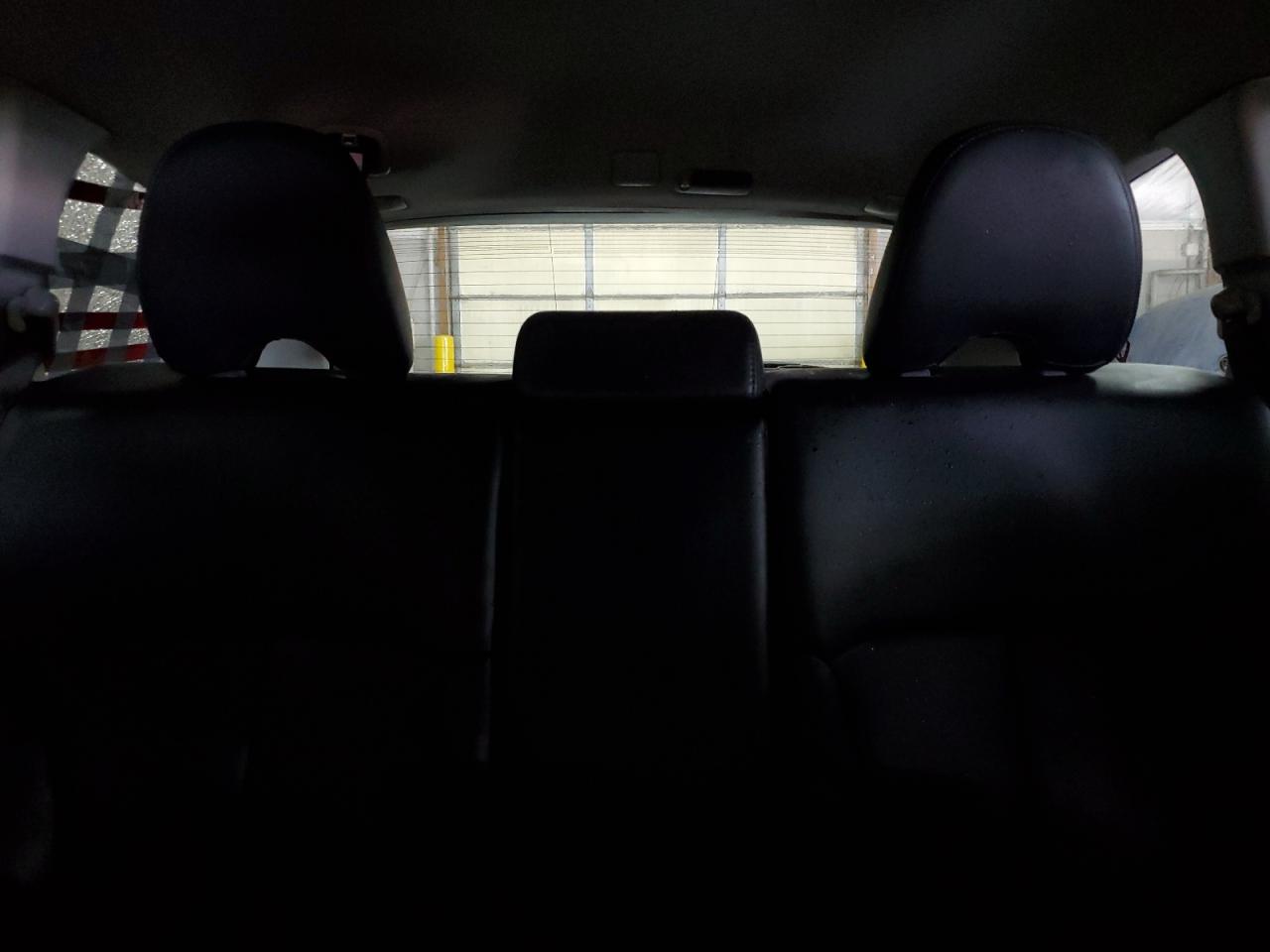 2011 Subaru Outback - Image 10
