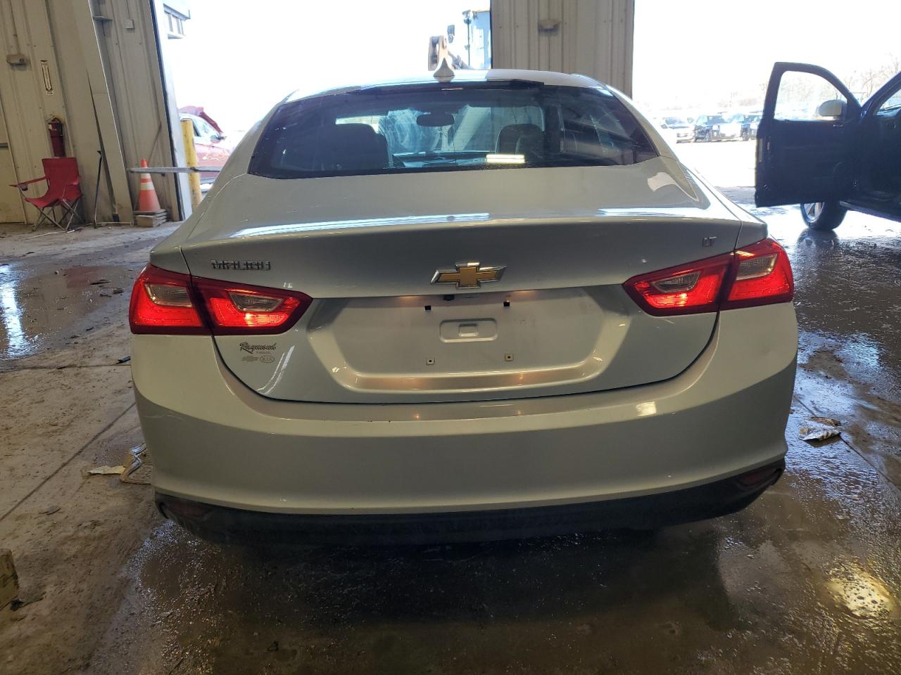 2017 Chevrolet Malibu - Image 6
