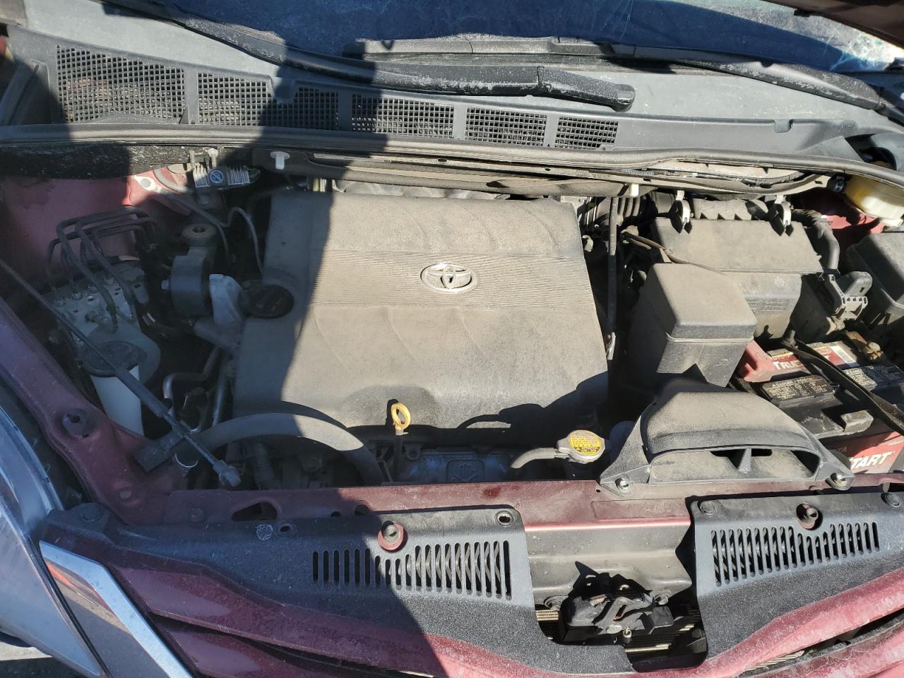 2016 Toyota Sienna - Image 11