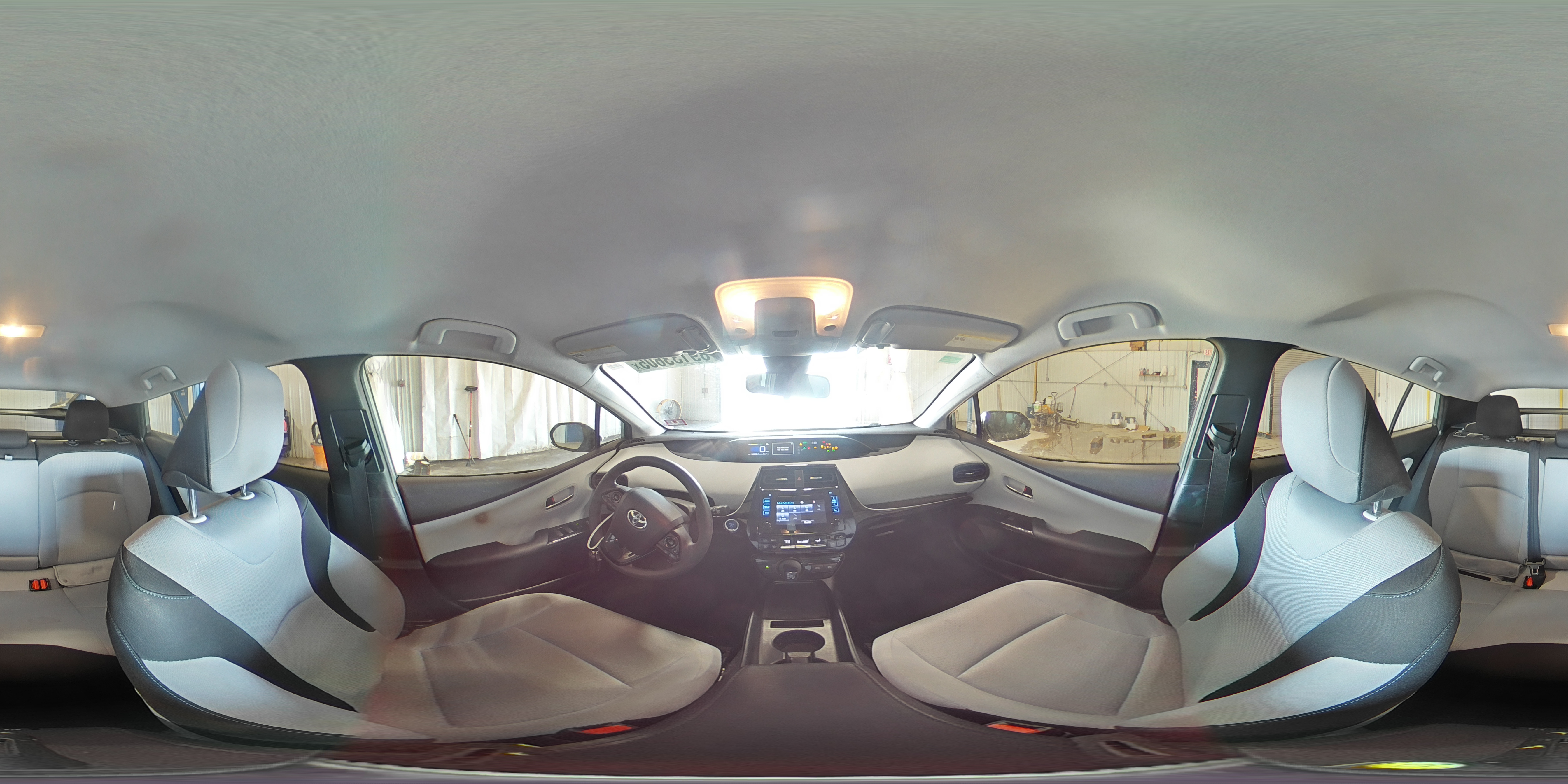 2019 Toyota Prius - Image 15