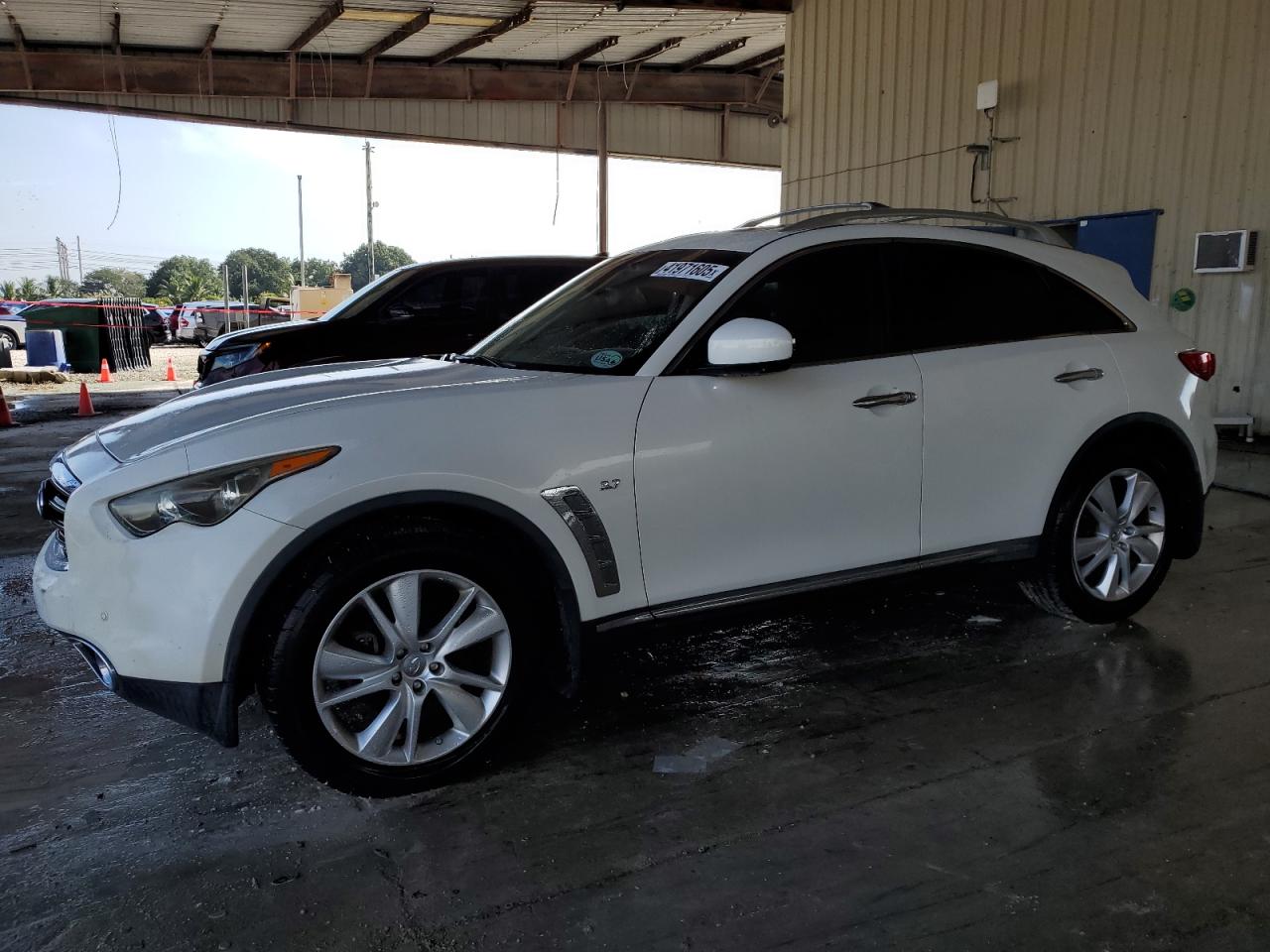 2014 Infiniti QX70 - Image 1