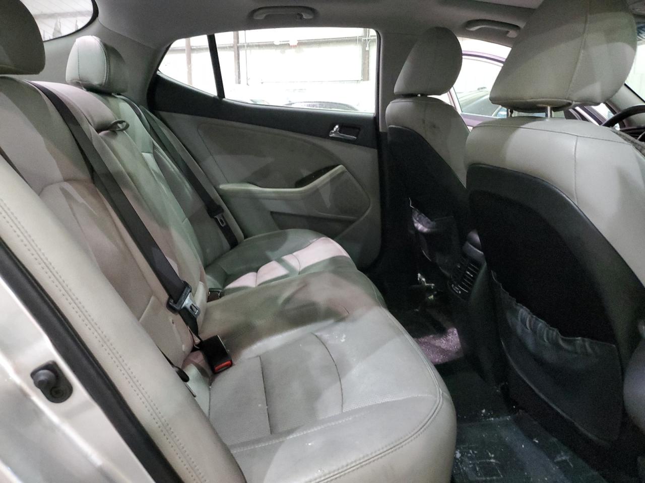 2012 Kia Optima - Image 10
