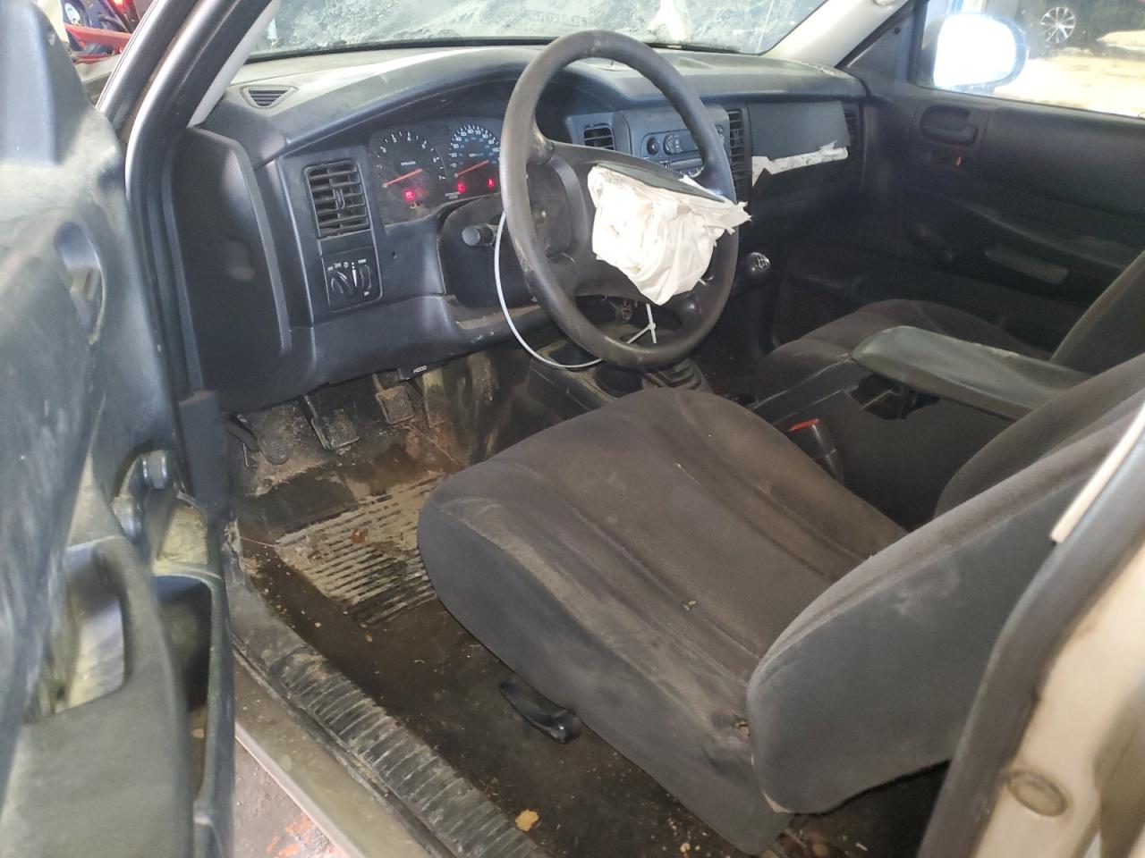 2002 Dodge Dakota - Image 8