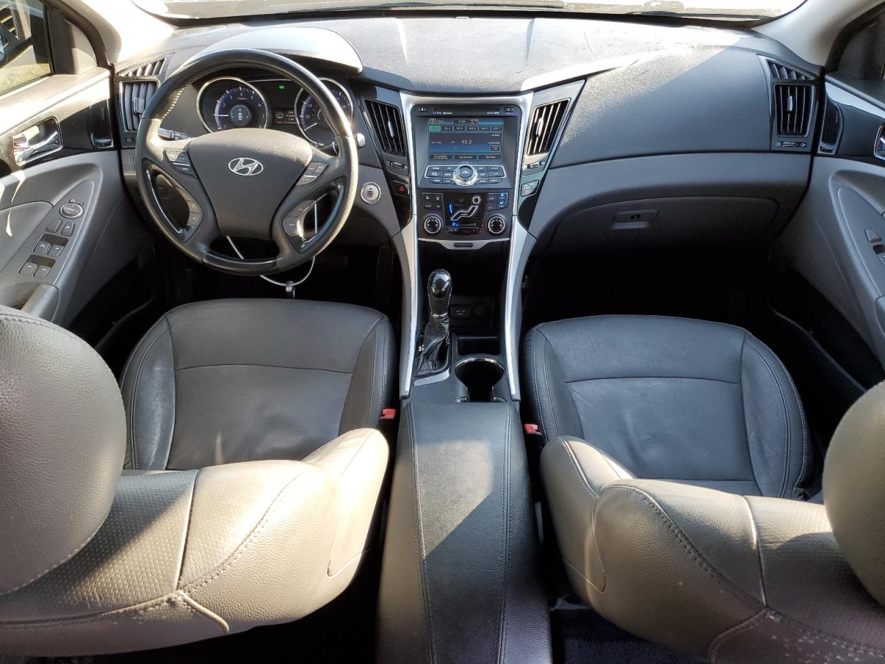 2011 Hyundai Sonata - Image 8