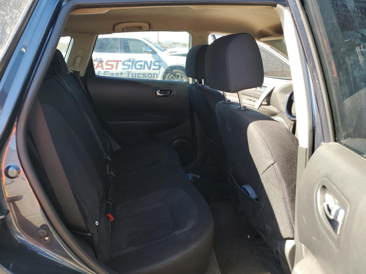 2015 Nissan Rogue - Image 10