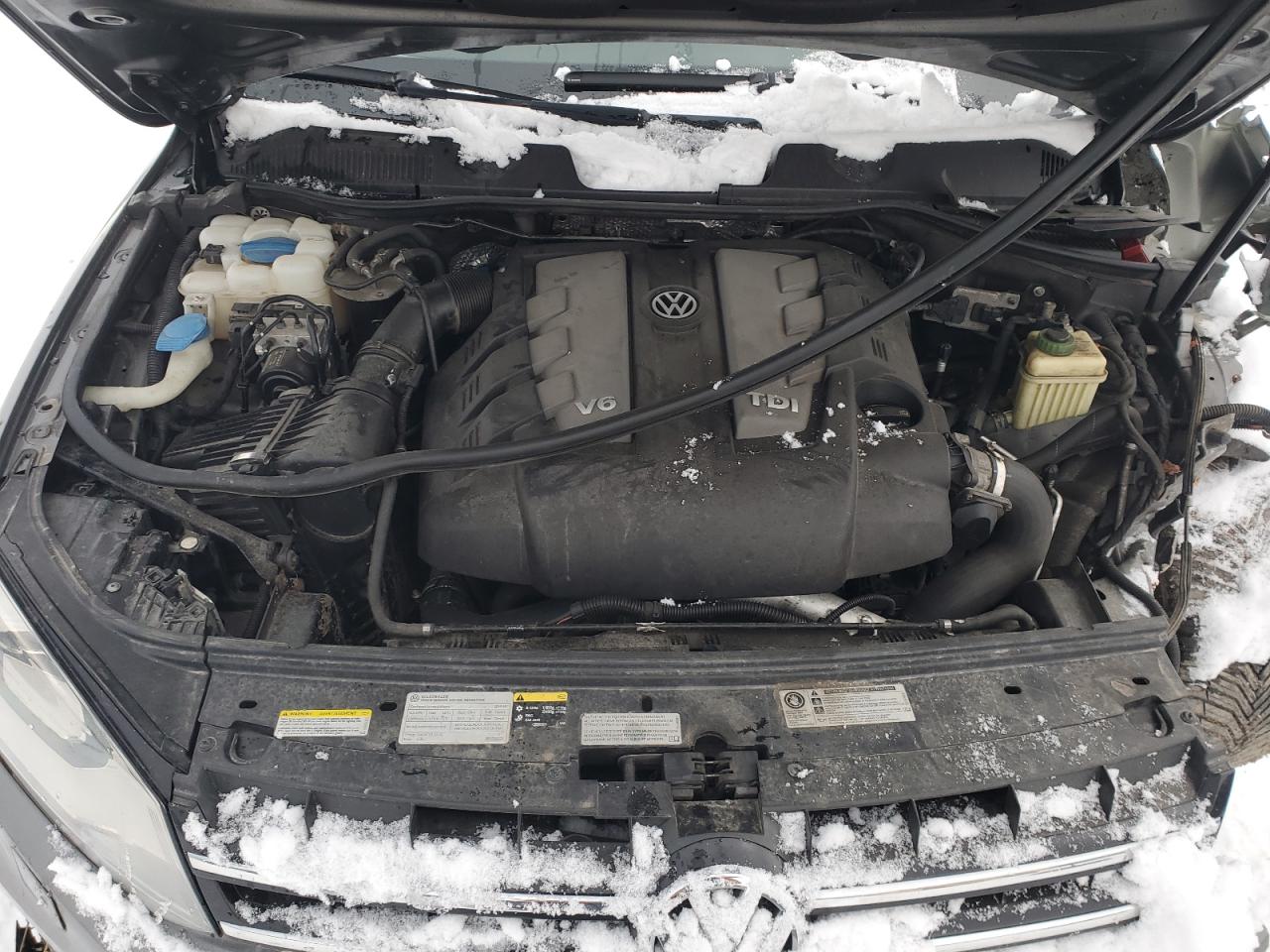 2014 Volkswagen Touareg - Image 13