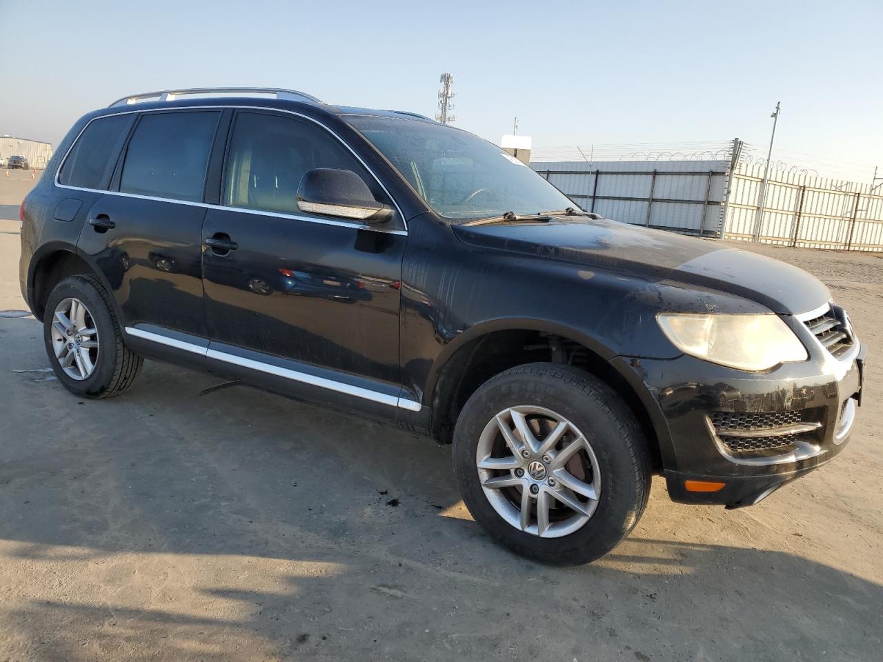 2009 Volkswagen Touareg - Image 4