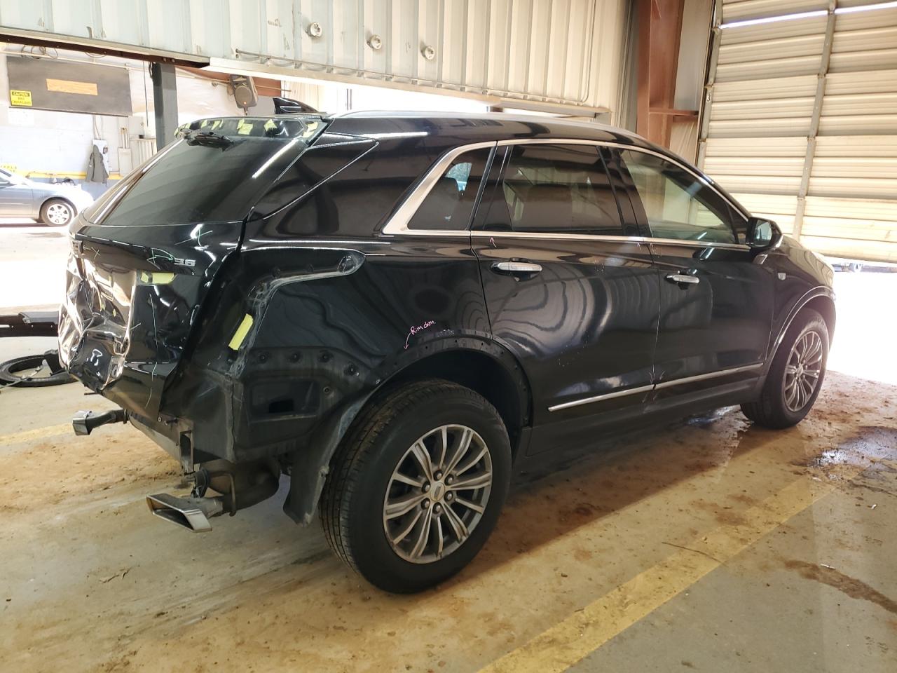 2017 Cadillac XT5 - Image 3