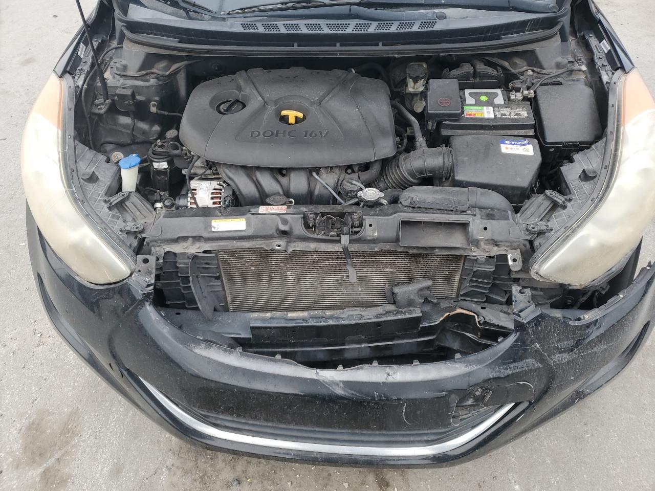 2011 Hyundai Elantra - Image 11