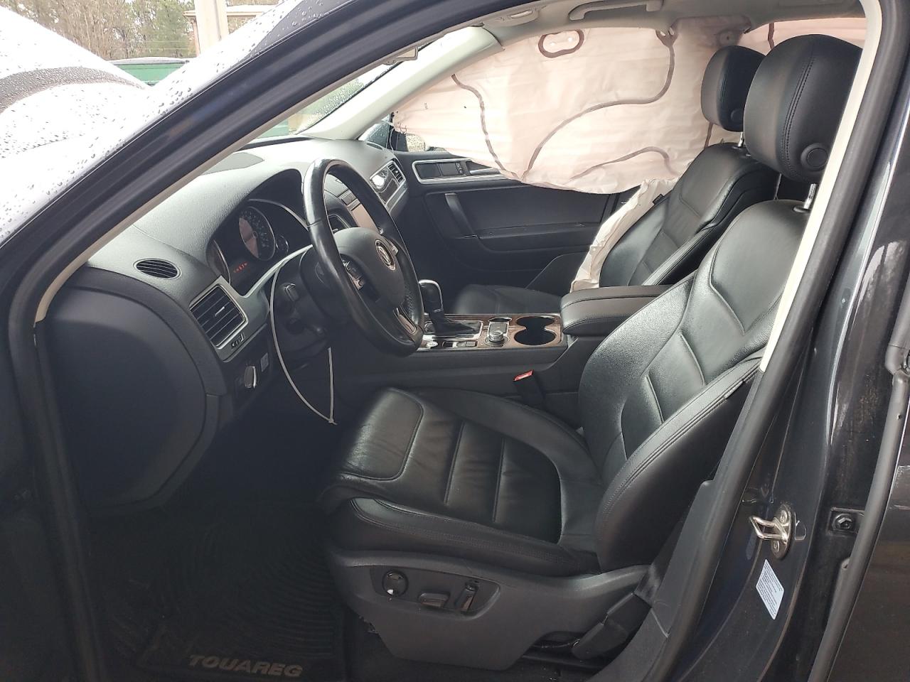 2015 Volkswagen Touareg - Image 7
