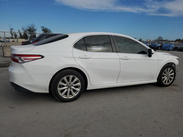  TOYOTA CAMRY 2018 Biały