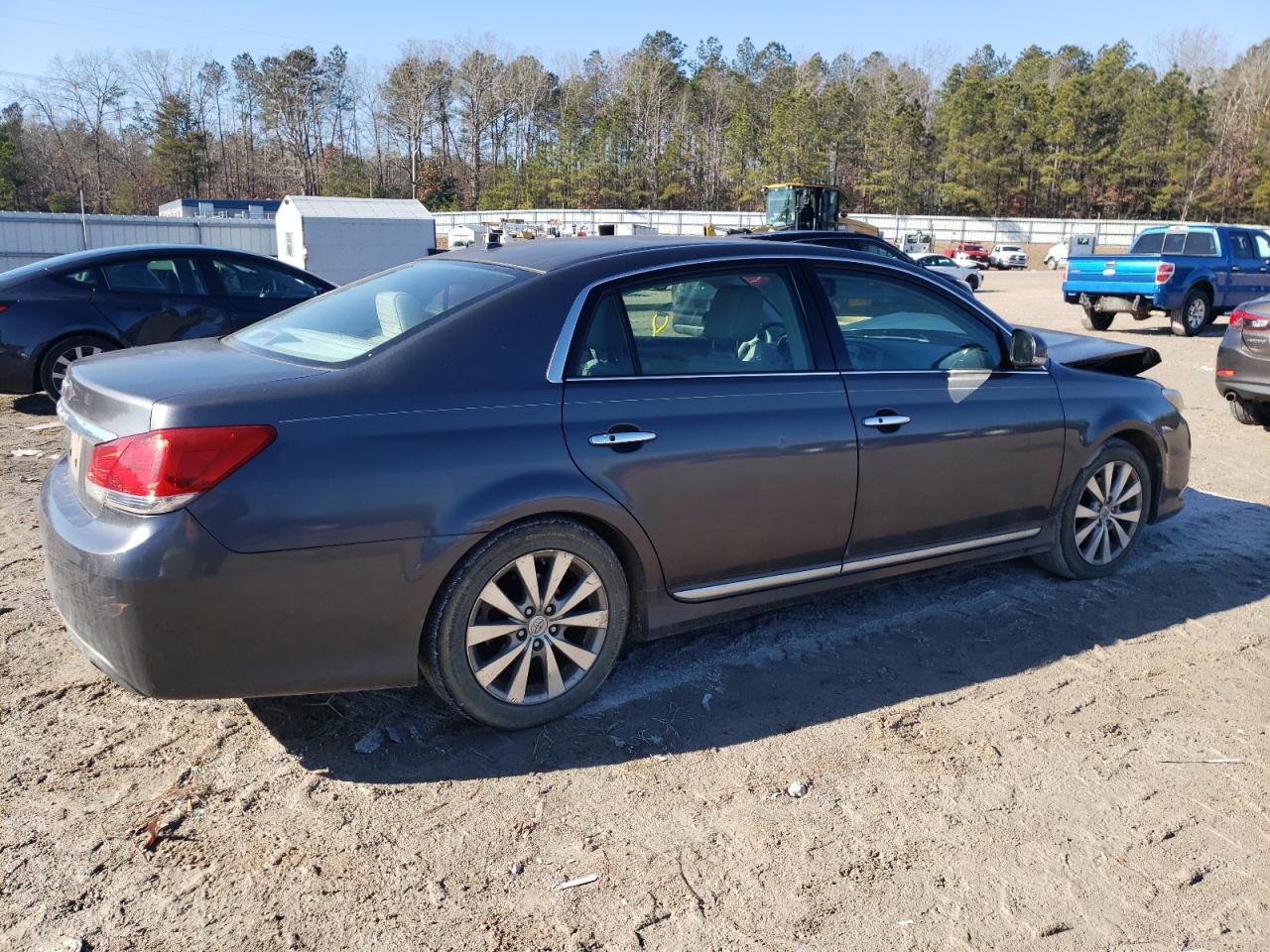 2011 Toyota Avalon - Image 3