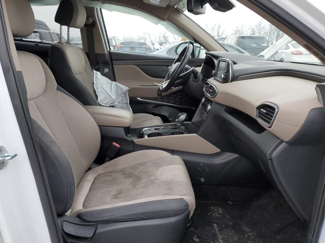 2019 Hyundai Santa Fe - Image 7