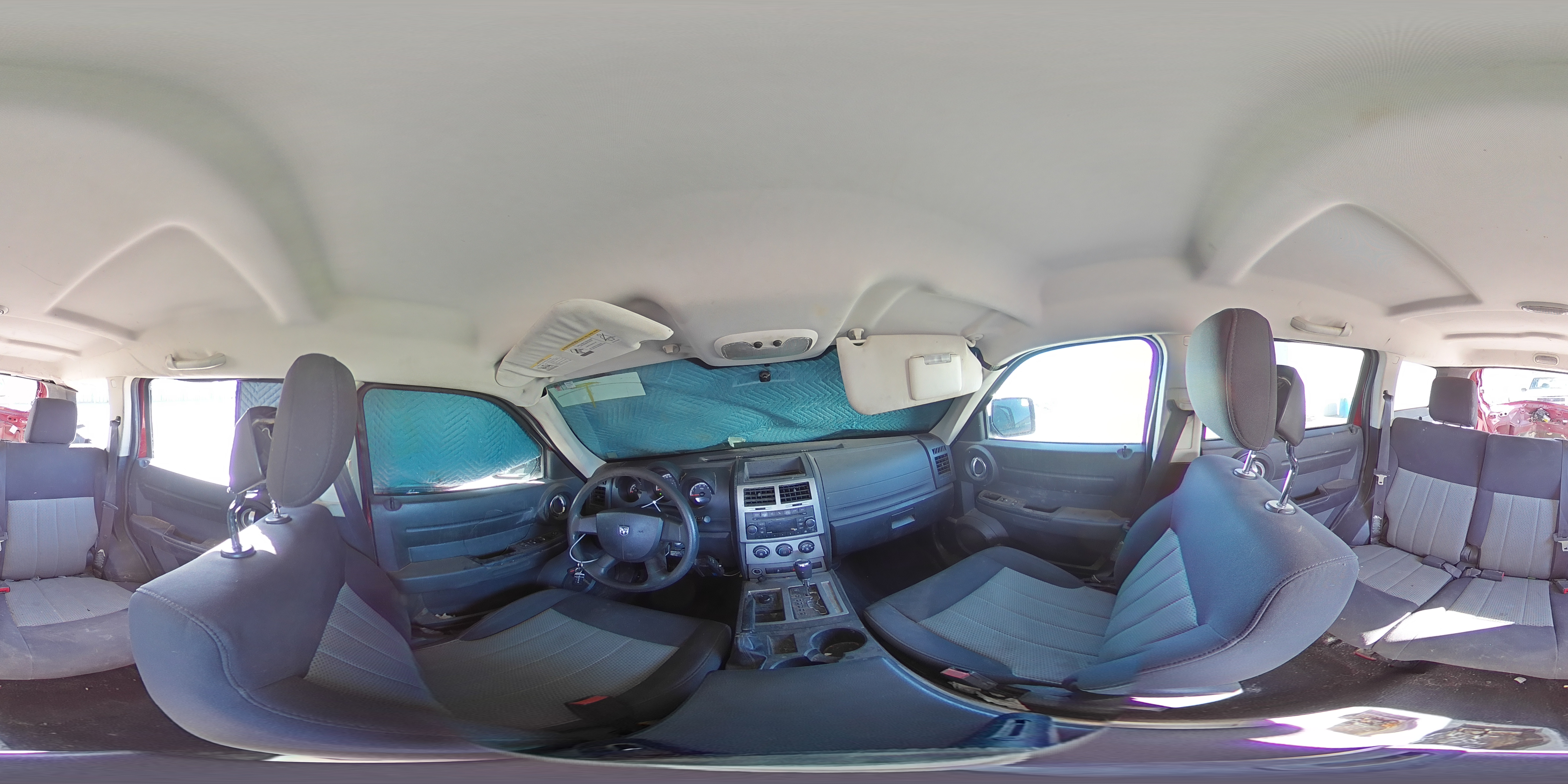 2010 Dodge Nitro - Image 14