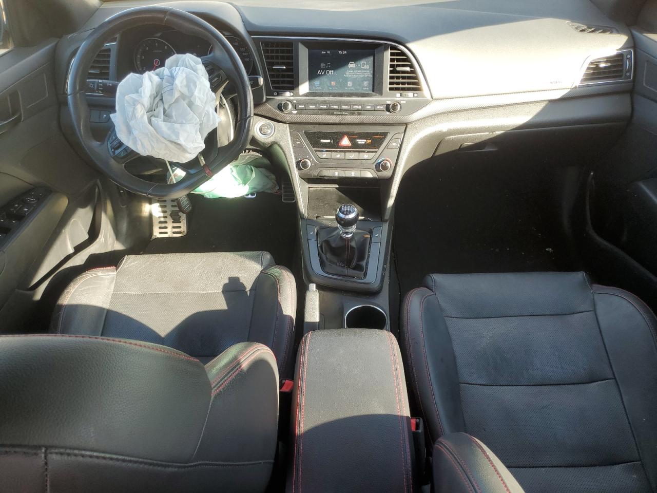 2018 Hyundai Elantra - Image 8