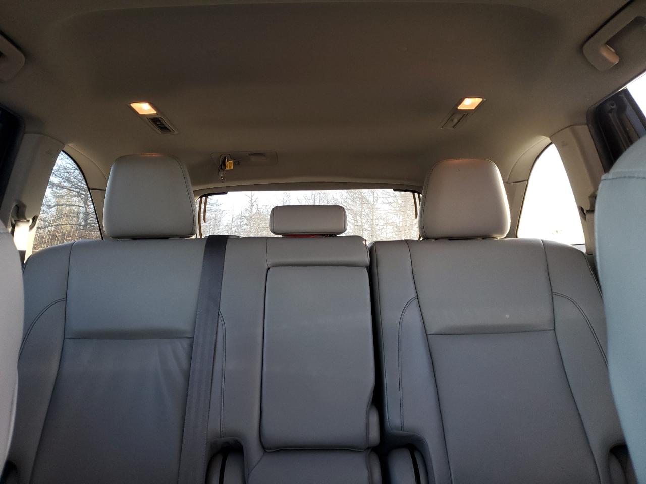 2019 Toyota Highlander - Image 10