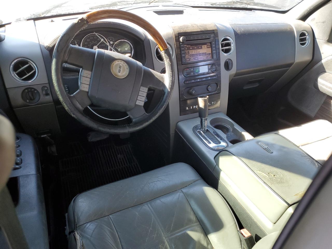 2007 Lincoln Mark LT - Image 8
