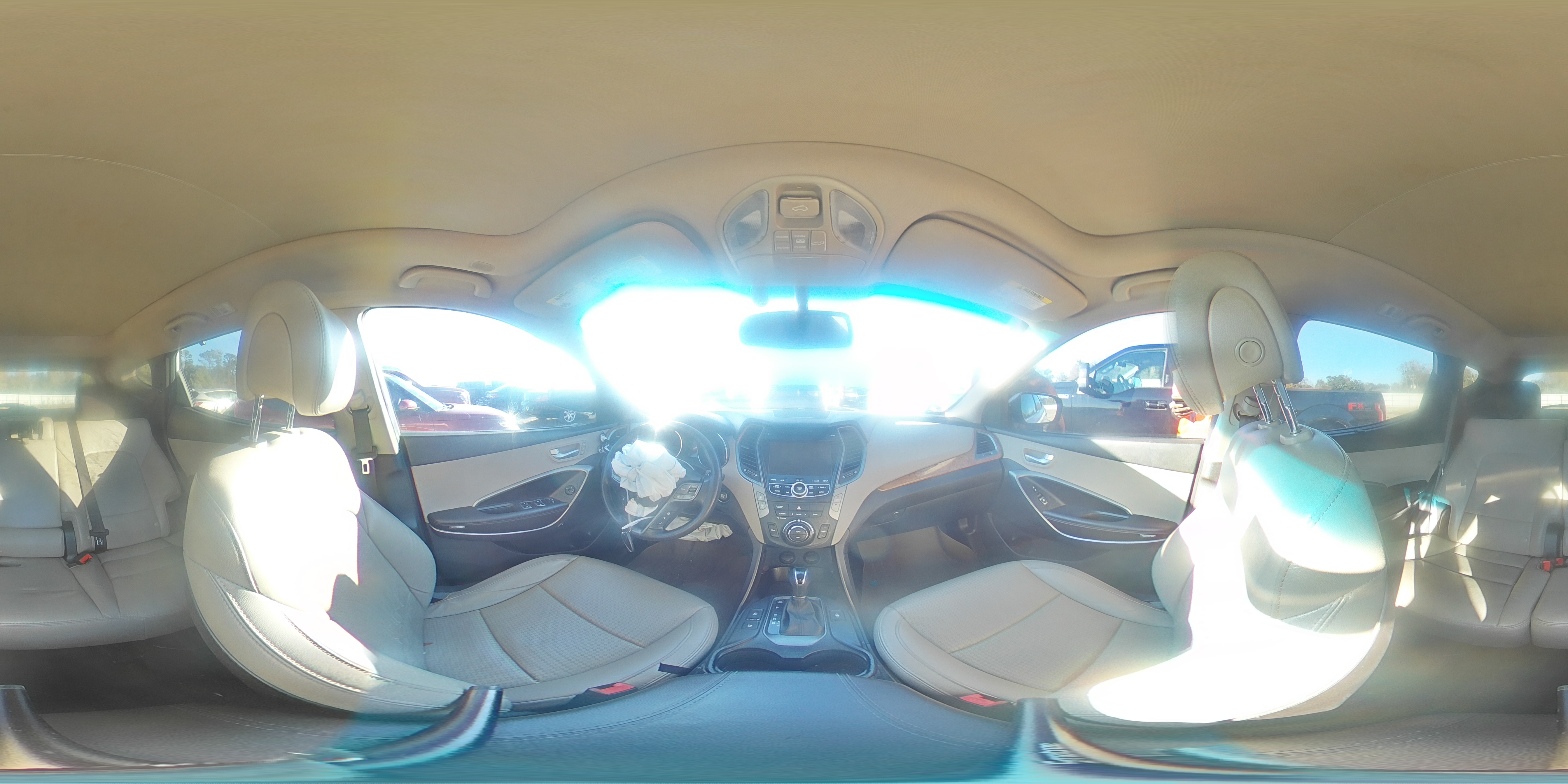 2016 Hyundai Santa Fe - Image 13