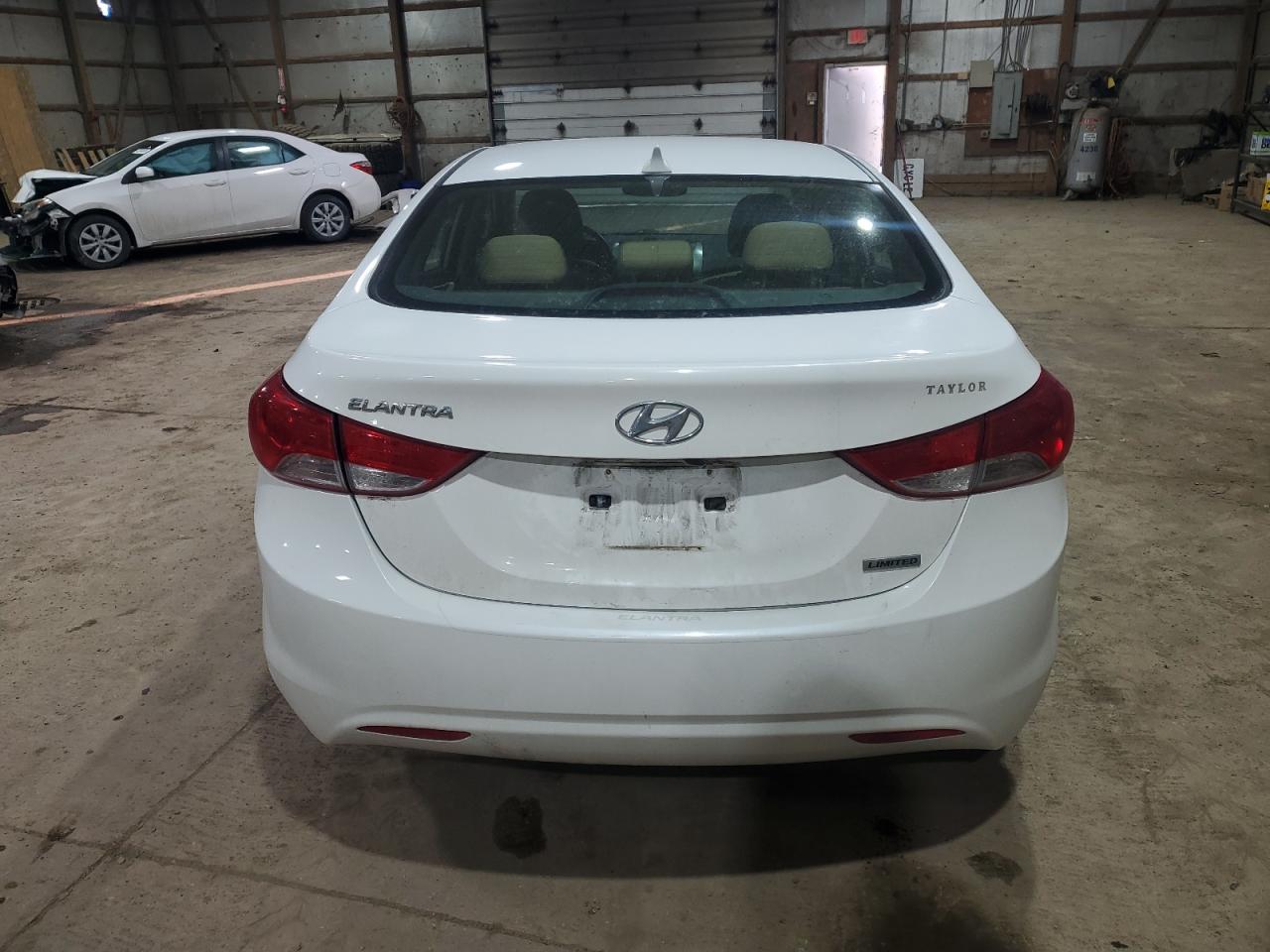 2013 Hyundai Elantra - Image 6