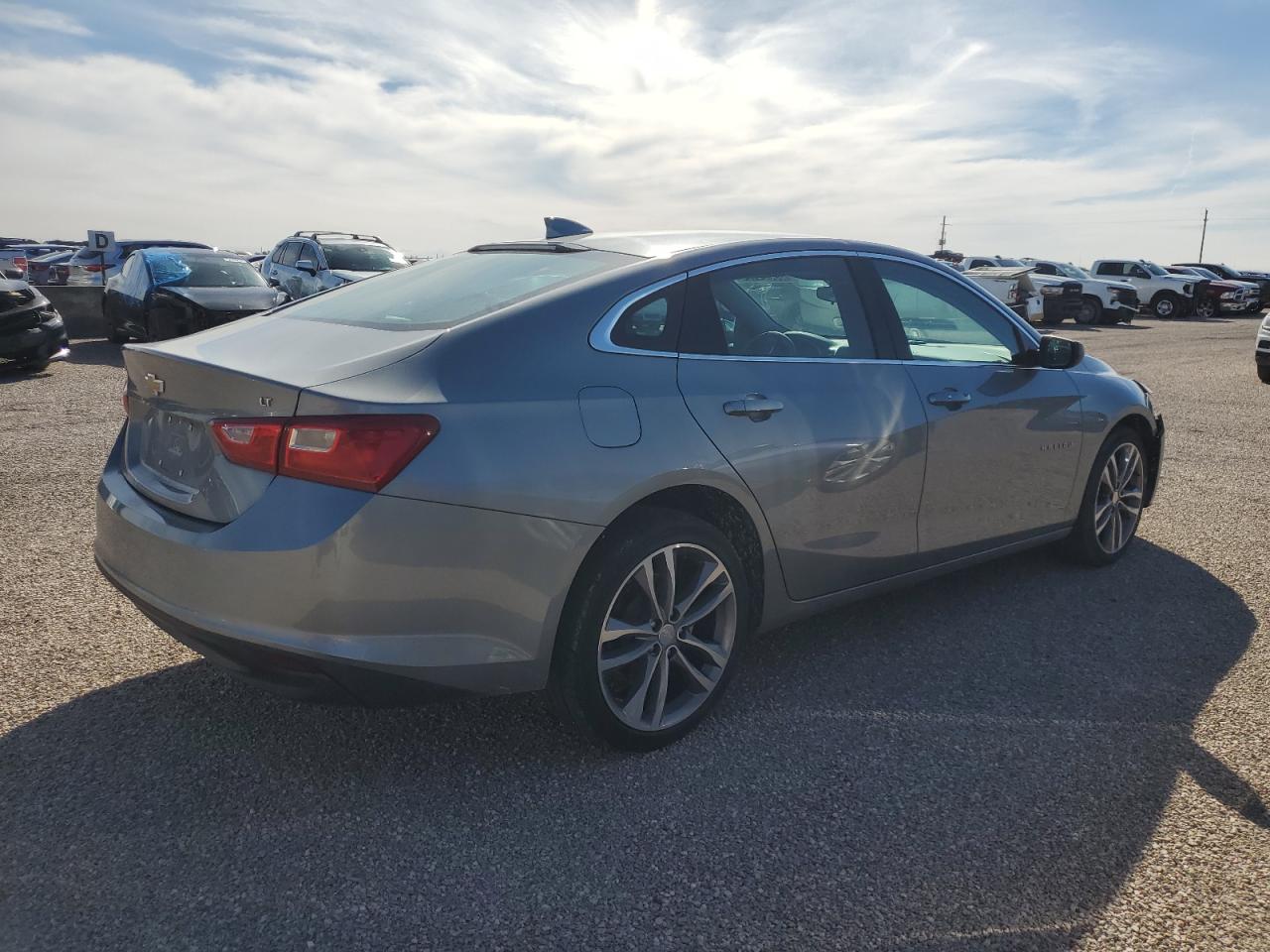 2023 Chevrolet Malibu - Image 3