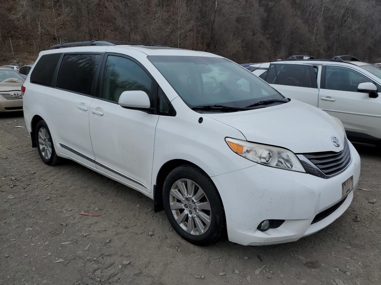 VIN 5TDDK3DC6ES088302 2014 TOYOTA All Models no.4