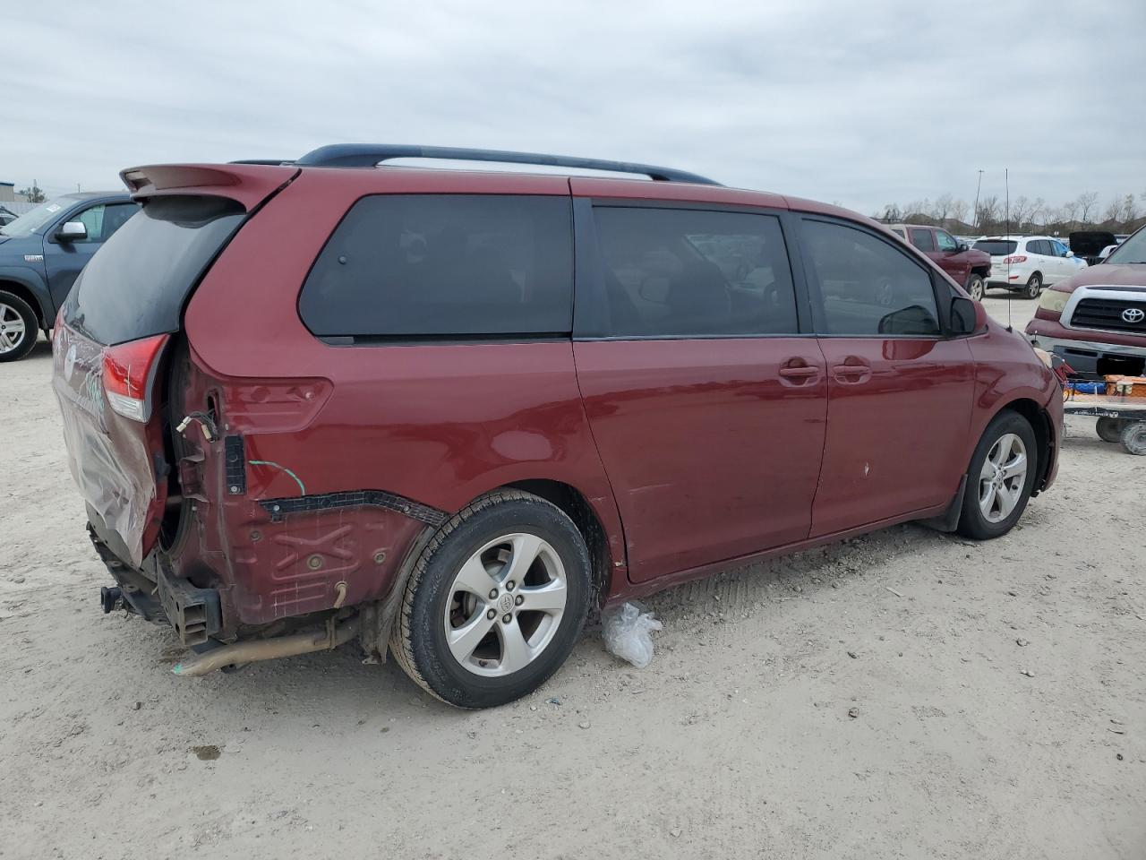 2013 Toyota Sienna - Image 3