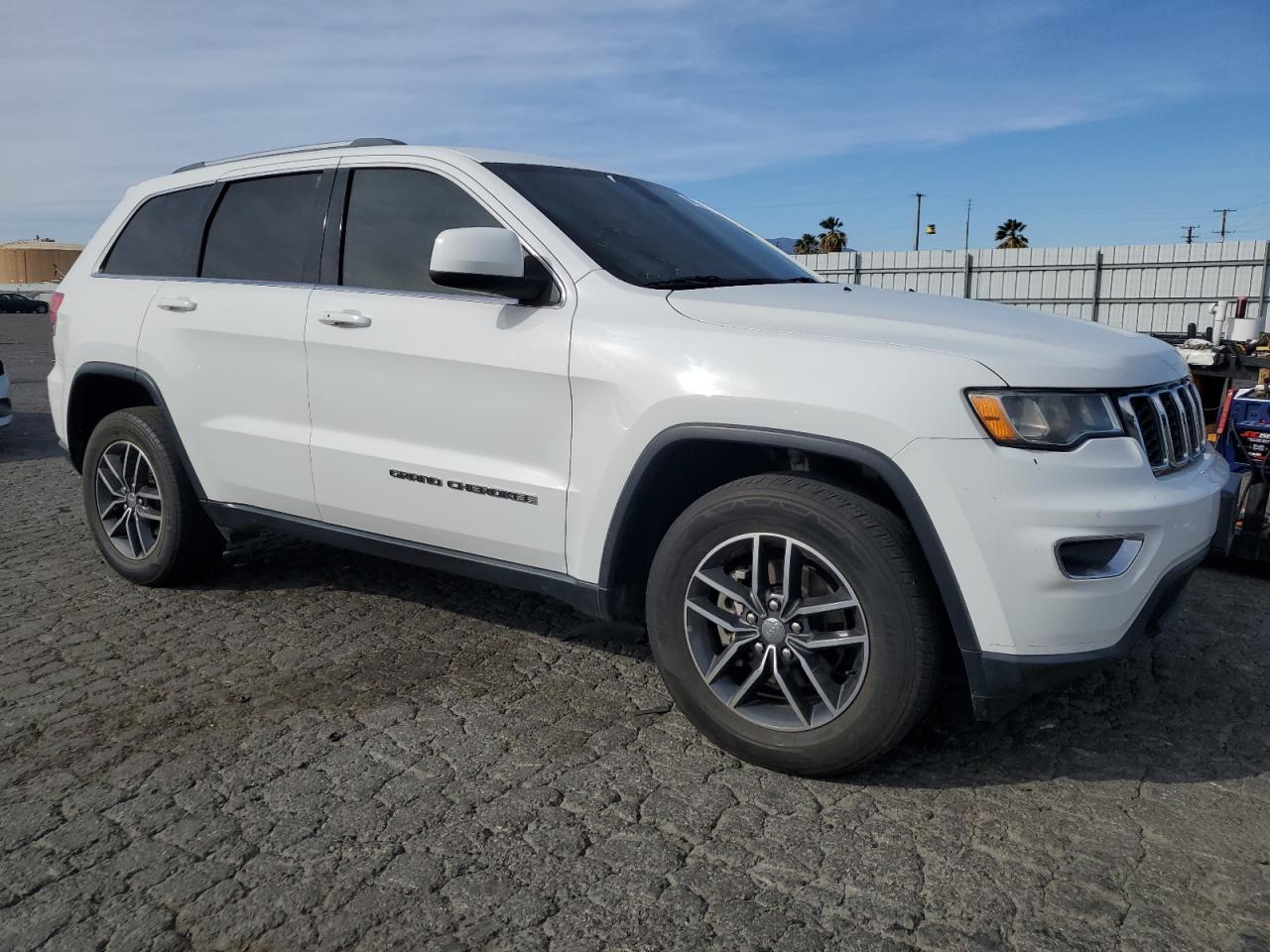 2018 Jeep Grand Cherokee - Image 4