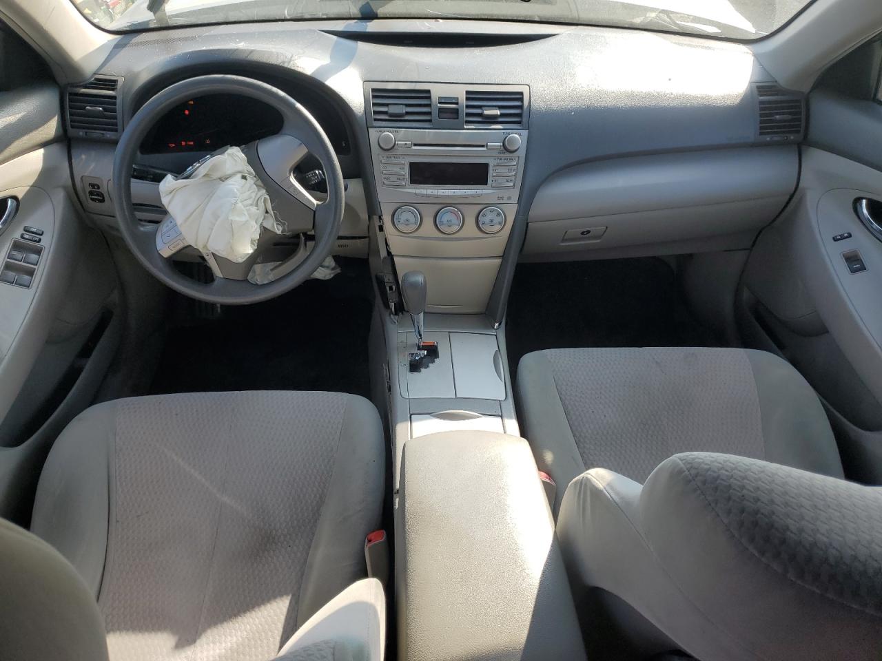 2011 Toyota Camry - Image 8