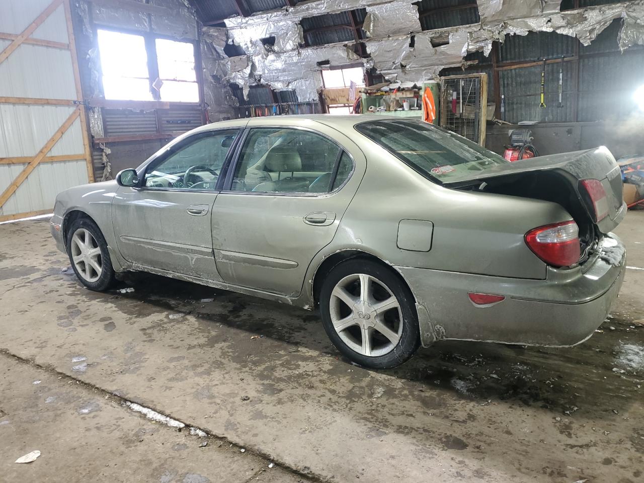 2002 Infiniti I - Image 2
