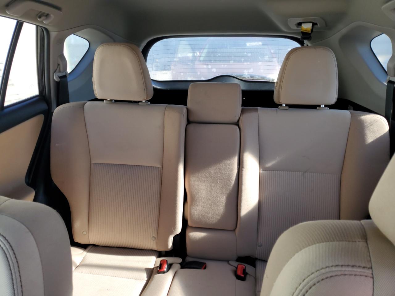 2015 Toyota RAV 4 - Image 10